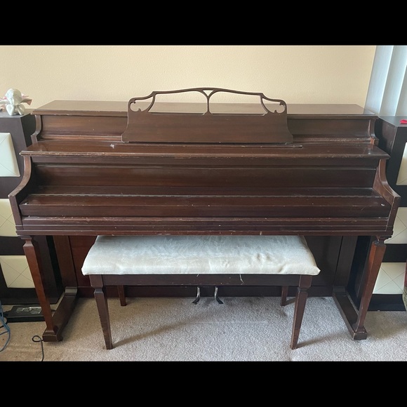 Kimball Whitney upright piano with bench
Used (normal wear)
$400 OBO
Pick up - Picture 2 of 7